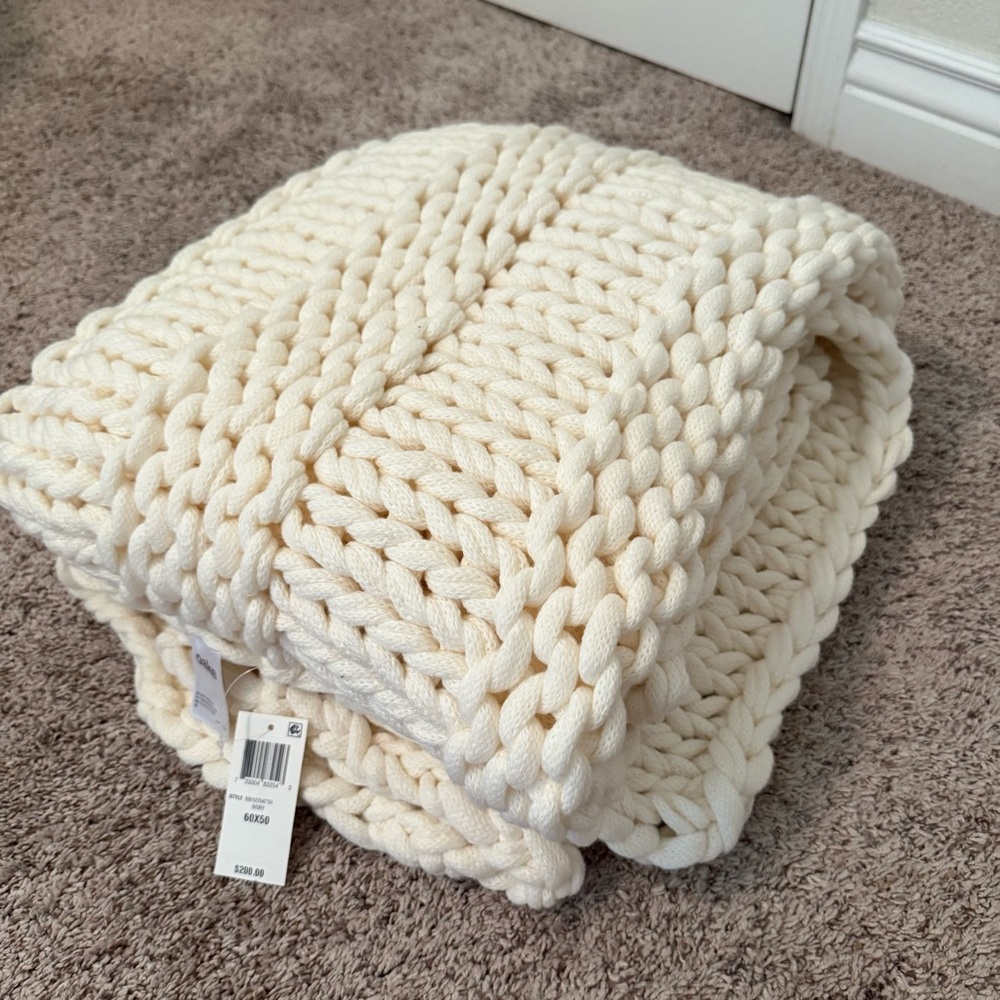 OAKE Ivory Chunky Knit Blanket